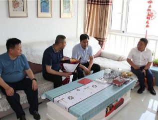 走訪慰問(wèn)困難黨員 組織關(guān)懷溫暖人心