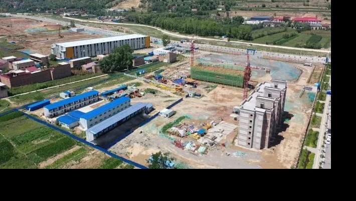 【防疫情 穩(wěn)經(jīng)濟(jì)】“疫”路不停工 項(xiàng)目加速跑——康樂縣工業(yè)集中區(qū)全力保障重點(diǎn)項(xiàng)目穩(wěn)步推進(jìn)